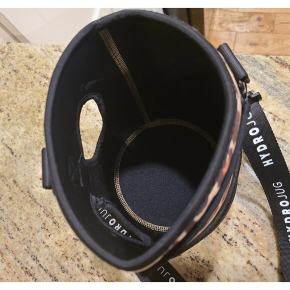 HydroJug Sleeve 73oz Leopard Print 2 pockets And Adjustable Strap - Picture 4 of 6